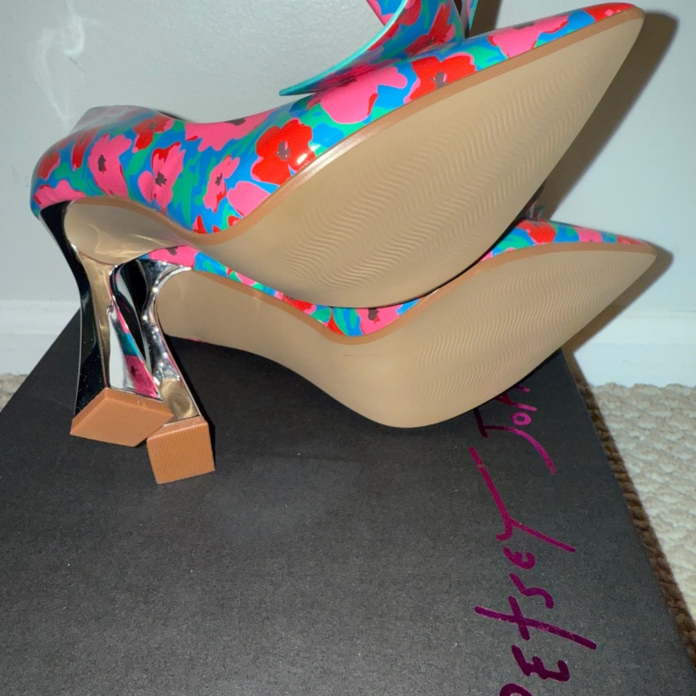 BETSY JOHNSON NOBBLE-P BLUE MULTI PUMP SIZE: 7.5 - Picture 8 of 9